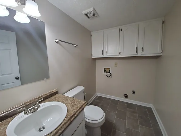 7886 Uriah Dr — Photo 18
