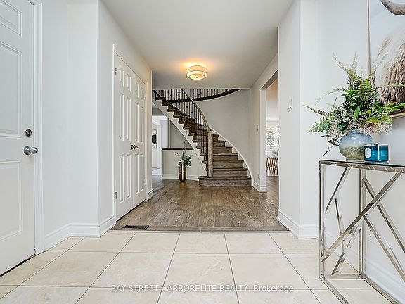 3rd image of 190 Digby Rd