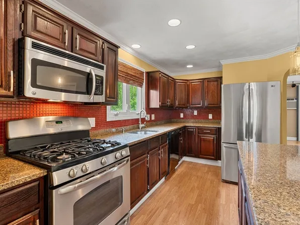 4 Six West St, Medford, MA 02155