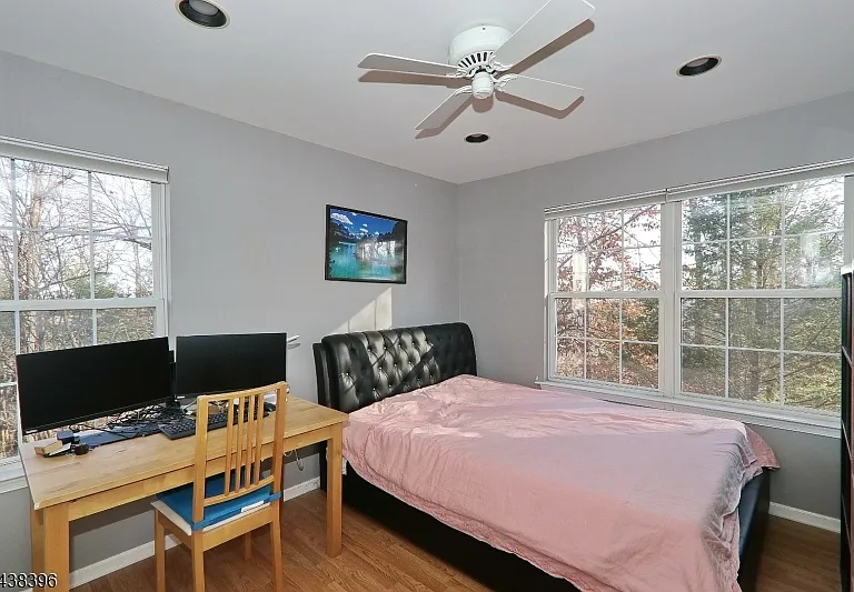 13 Minuteman Ct — Photo 3