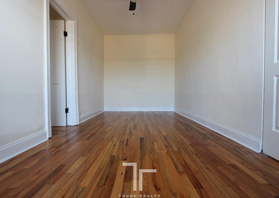2nd image of 4614 N Paulina St Fl 2nd