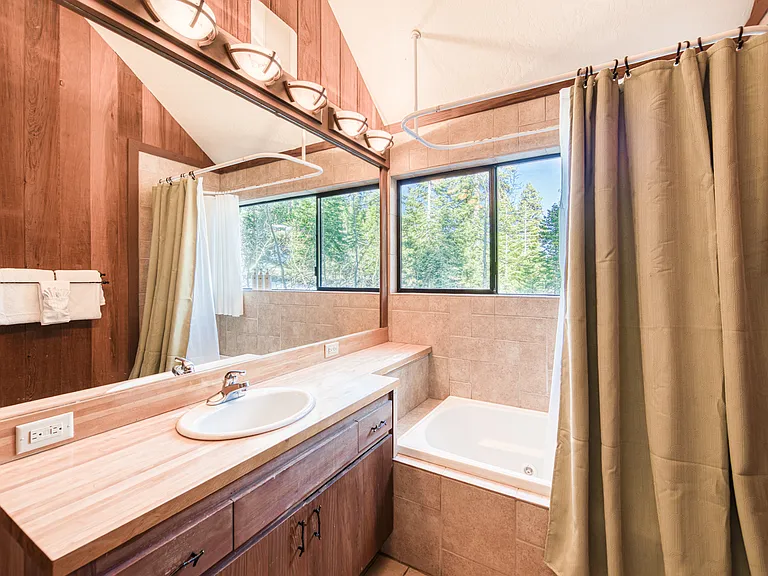 1875 John Scott Trl — Photo 15