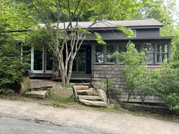 22 High St, Great Barrington, MA 01230