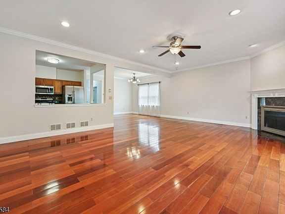 5th image of 96 Jillian Blvd