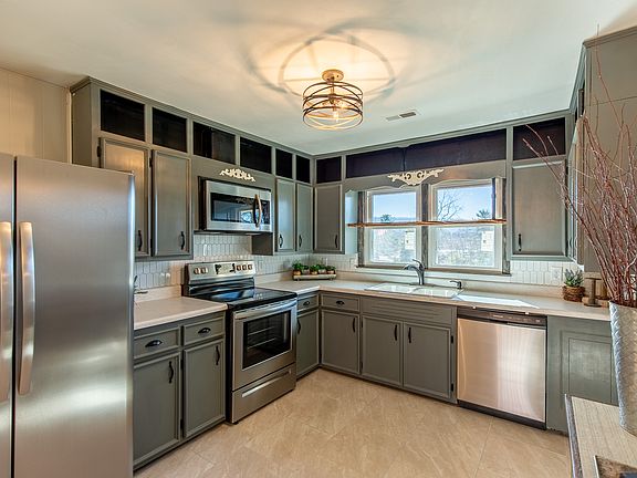 5th image of 440 E Main Blvd