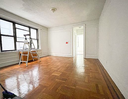 3rd image of 80 Haven Ave APT 2B