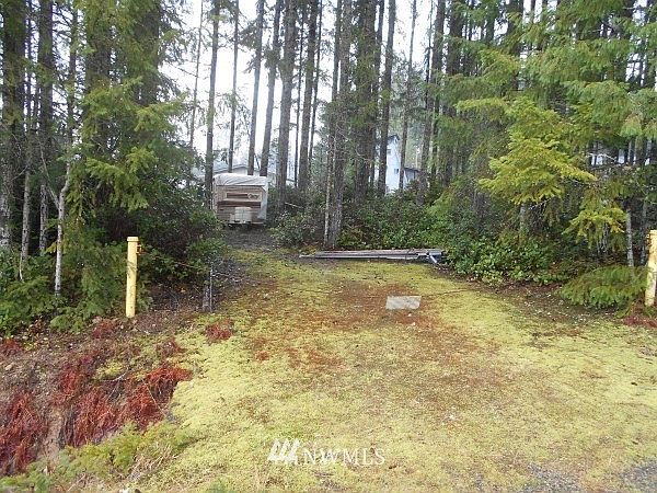 1st image of 40 E Skookum Drive E