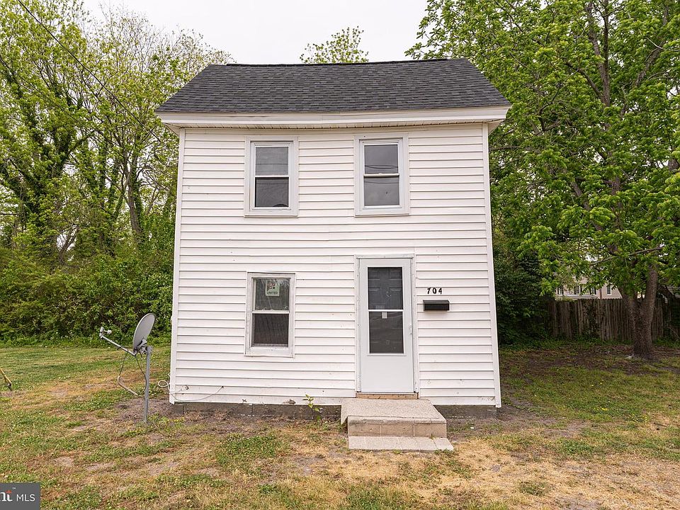 1st image of 706 5th St