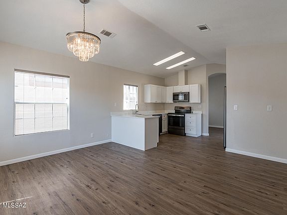 4th image of 15901 S Avenida Juarez