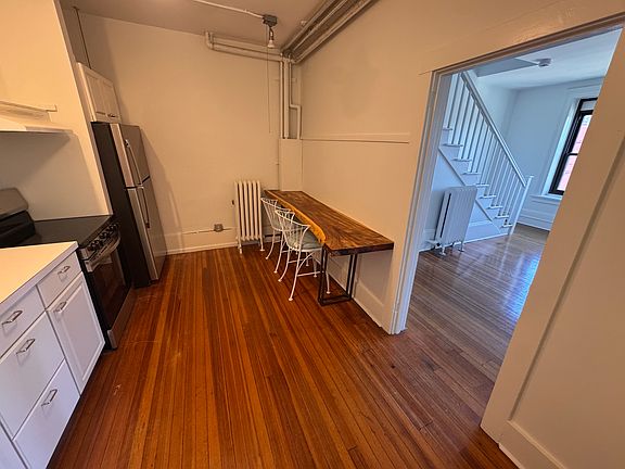 3rd image of 306-310 Main St #5