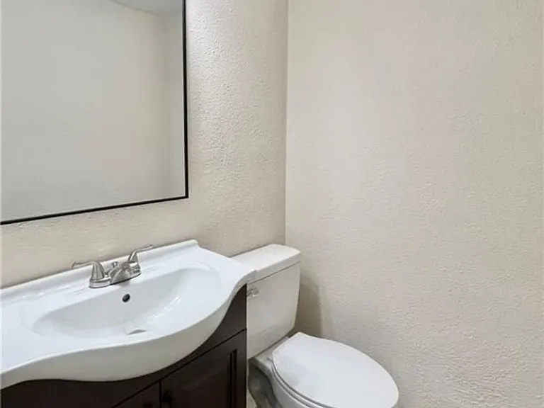 6505 Harvey Ct — Photo 10