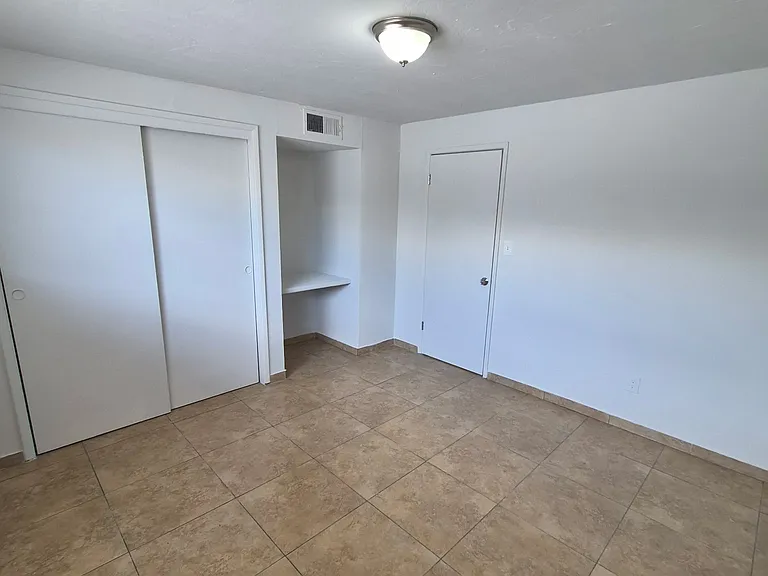 2053 N Alvernon Way #9 — Photo 8