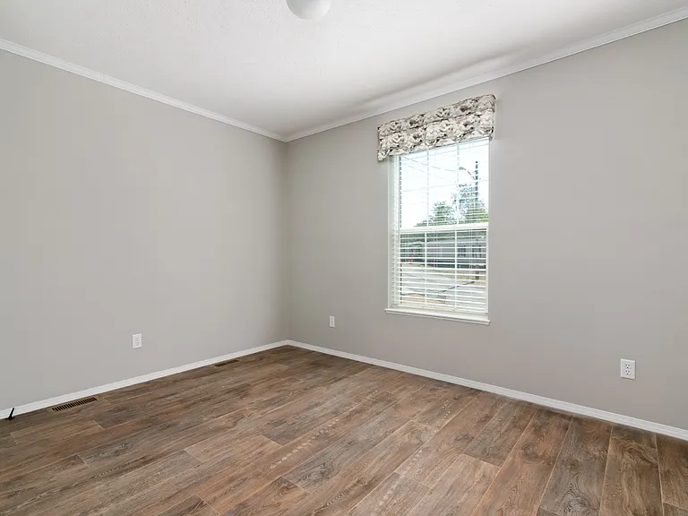 Center Manor — Photo 19