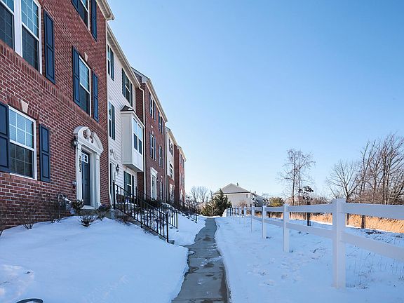 3rd image of 3902 Halton Hall Ln