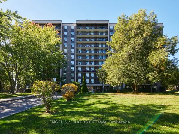 2400 Virginia Dr #509, Ottawa, ON K1H 8L3