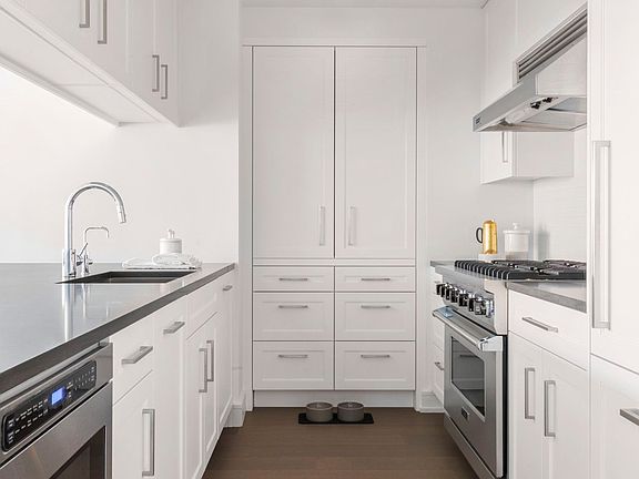 4th image of 222 W 80th St APT 7A