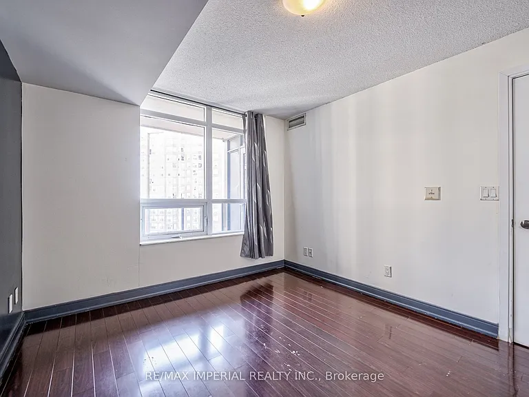 330 Burnhamthorpe Rd W #1108 — Photo 16