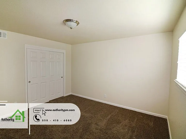 4445 Dogwood Ln #C — Photo 11