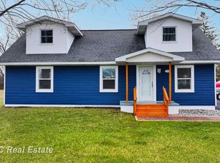 4560 Venoy Rd, Saginaw, MI 48604