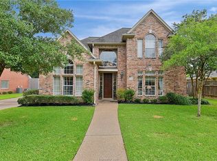 4722 Hunington Dr, Bryan, TX 77802