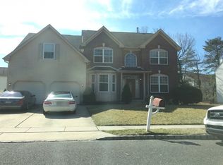 16 Duchess Dr, Sicklerville, NJ 08081