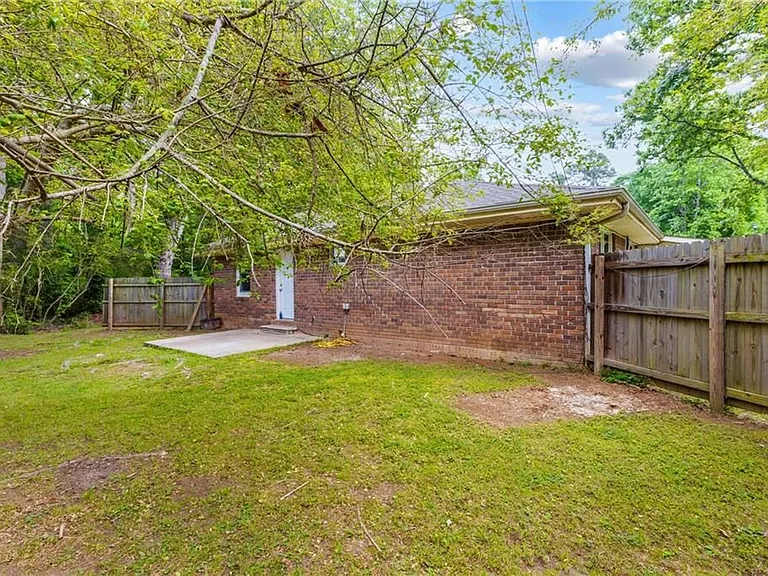 834 Wilson Cir — Photo 20