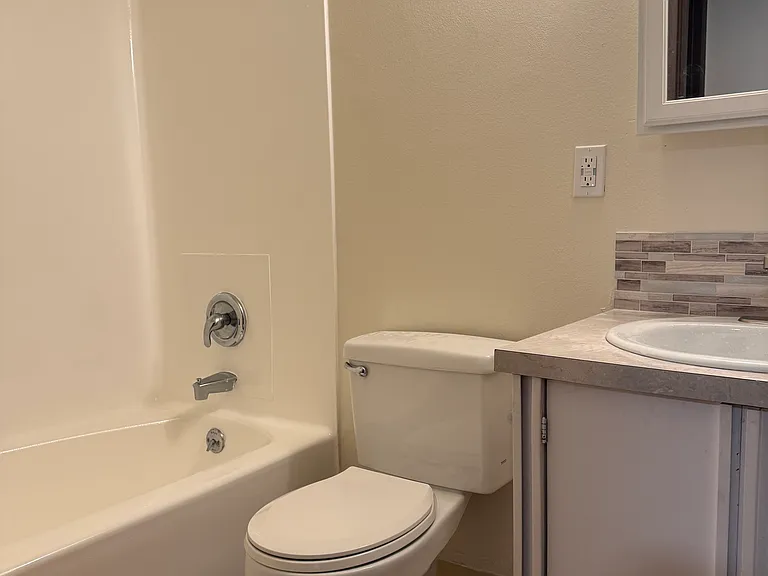 1714 Evergreen Park Ct SW #B3 — Photo 10