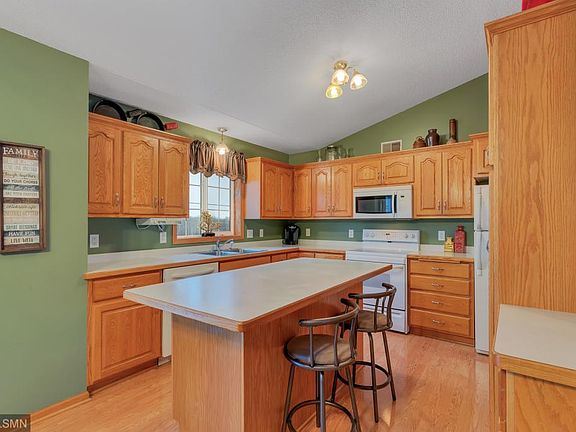2nd image of 1843 Southwood Trl