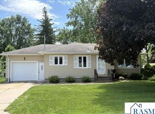 512 9th Ave SE, Waseca, MN 56093