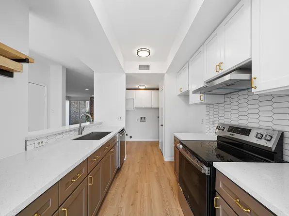 2139 Lake Village Dr, Humble, TX 77339