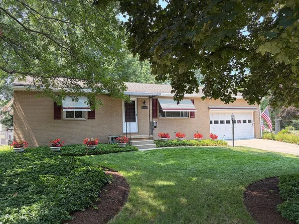 2245 Triplett Blvd, Akron, OH 44312