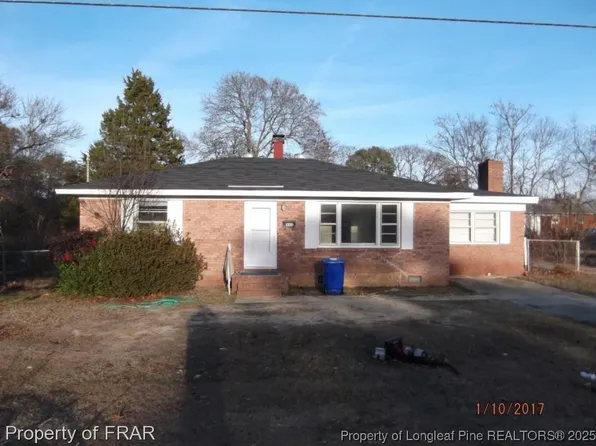 440 N Grogg St, Spring Lake, NC 28390