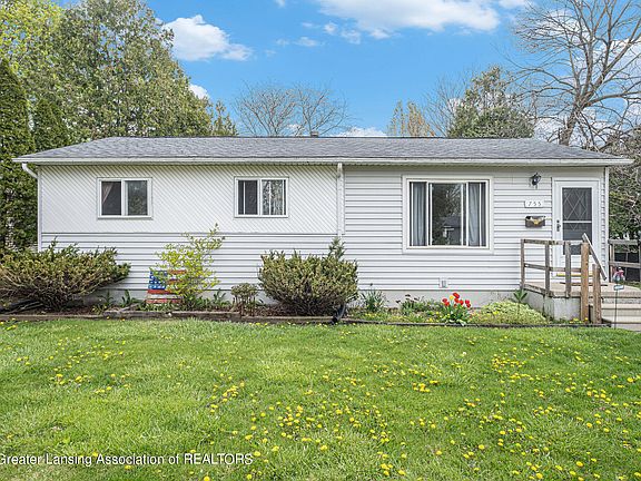 3rd image of 755 Coventry Ave