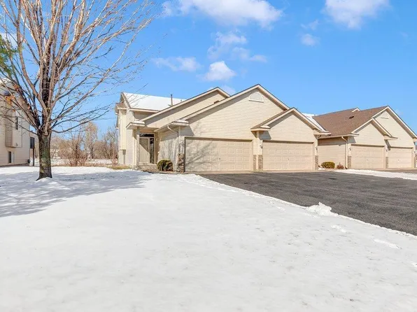 1029 Honeysuckle Ln SE, Cambridge, MN 55008
