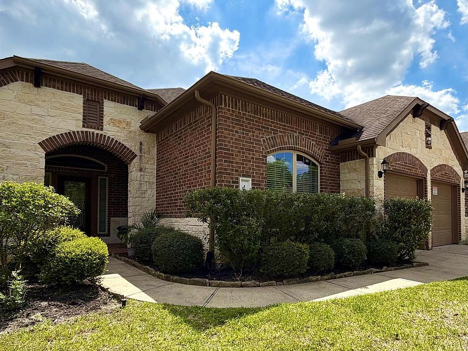 1st image of 107 Jacobs Meadow Dr
