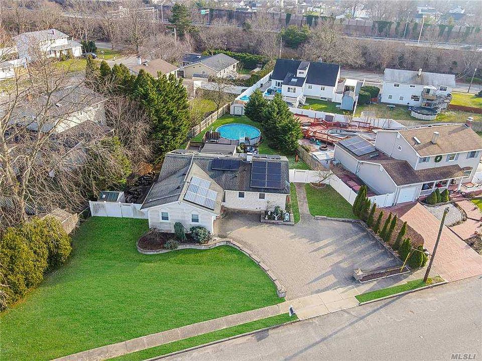1st image of 137 Lorraine Ct