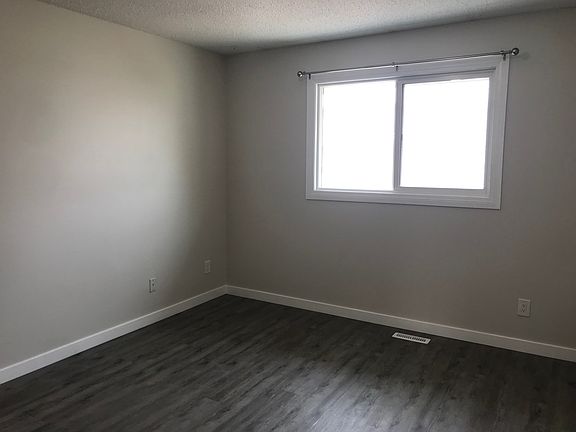 5th image of 270 Callingwood Pl NW