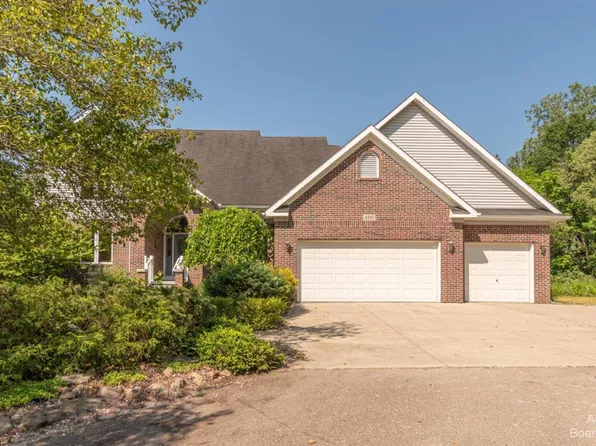4349 Mario Dr, Plymouth, MI 48170