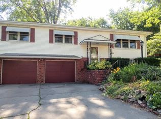 1201 Midyett Rd, Saint Joseph, MO 64506