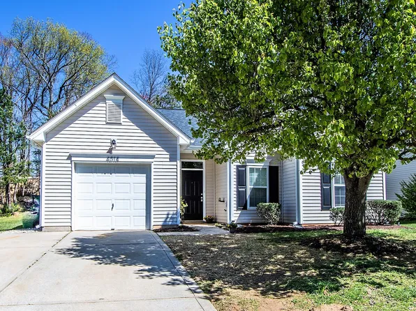 4018 Far West Dr, Charlotte, NC 28269