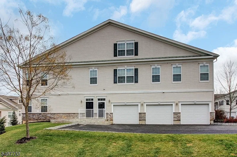 2 bed, 2.0 bath, $3,300 — Photo 1