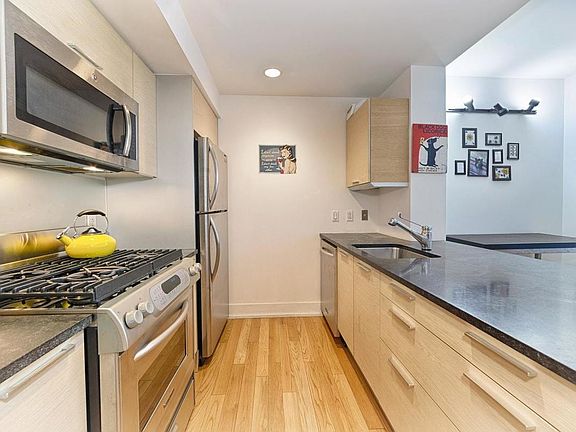 5th image of 350 W 42nd St APT 4B