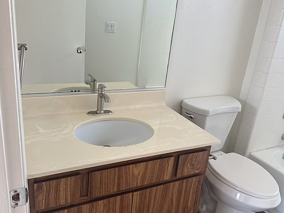 3rd image of 11045 Fruitland Dr APT 210