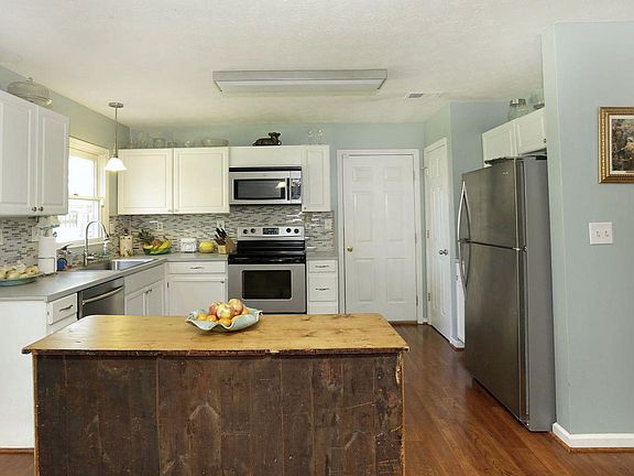 5th image of 3080 Glenwood Dr