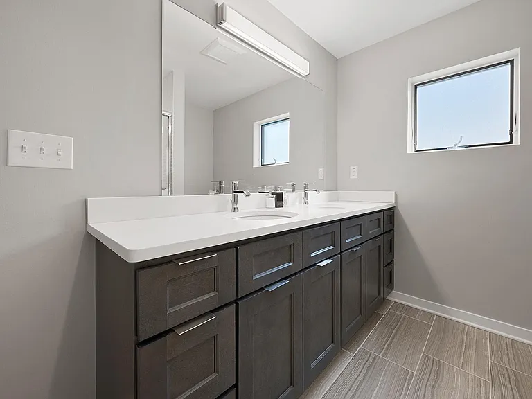 430 Jefferson Ave #203 — Photo 8