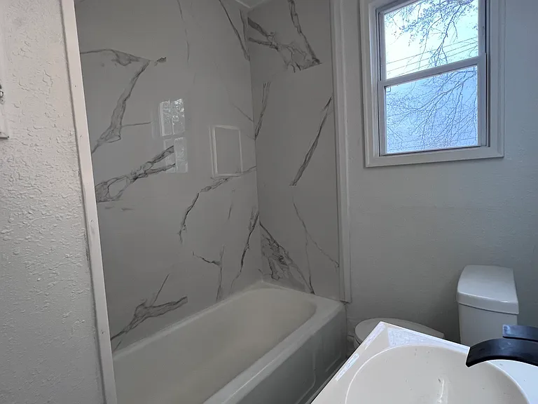 1707 Holladay St #7 — Photo 6