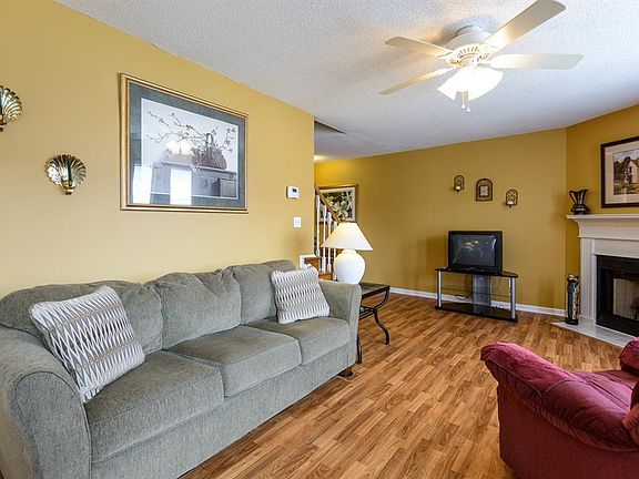 4th image of 3811 X4 Sterling Pointe Dr
