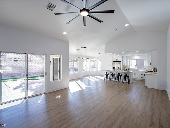 3rd image of 9053 Firebird Dr