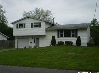 10 Quail Path, Liverpool, NY 13090