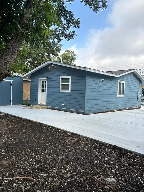 2 bed, 874 sqft, $1,530 — Photo 2